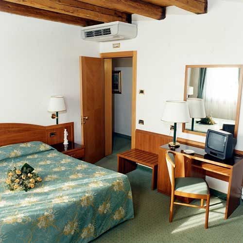 Hotel Villa Altura Ospedaletto Euganeo ภายนอก รูปภาพ
