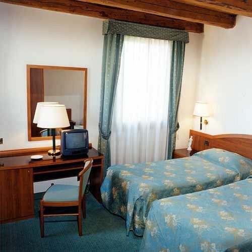 Hotel Villa Altura Ospedaletto Euganeo ภายนอก รูปภาพ